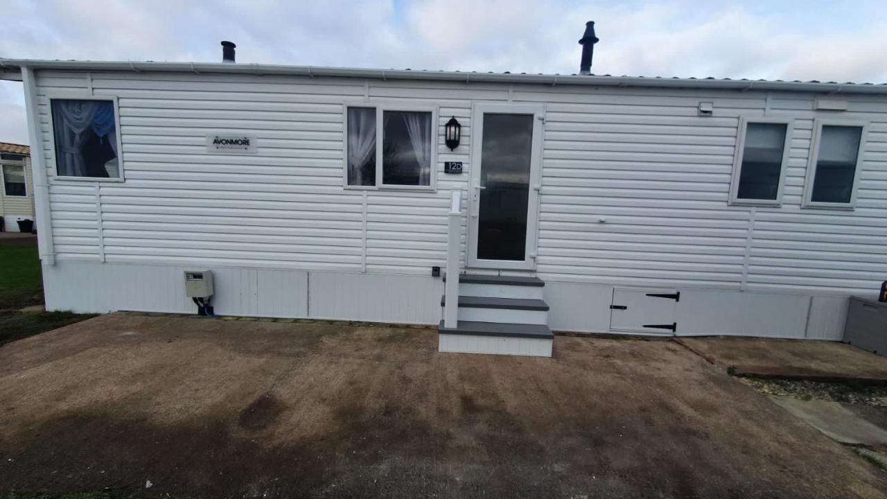 Flosh Caravan, Manor House Park *